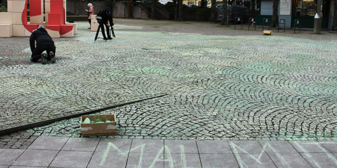 Gr&uuml;n Stadt Grau