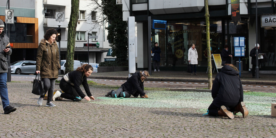 Gr&uuml;n Stadt Grau