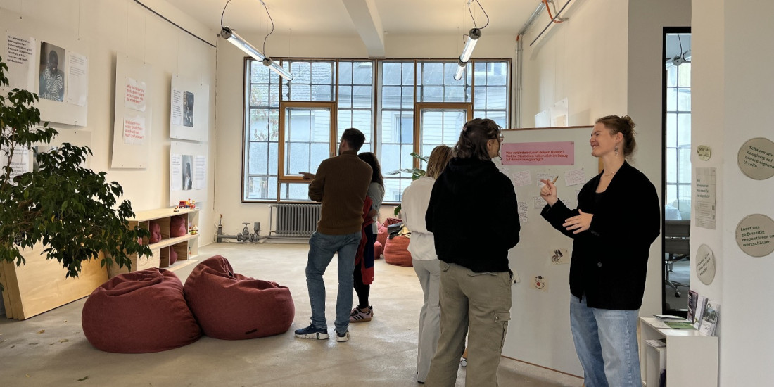 Haarige Angelegenheit – Was erzählen Haare über uns und unsere Gesellschaft?