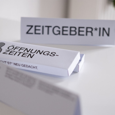 Alltagsb&uuml;hne - Die Menschen hintern den Fassaden