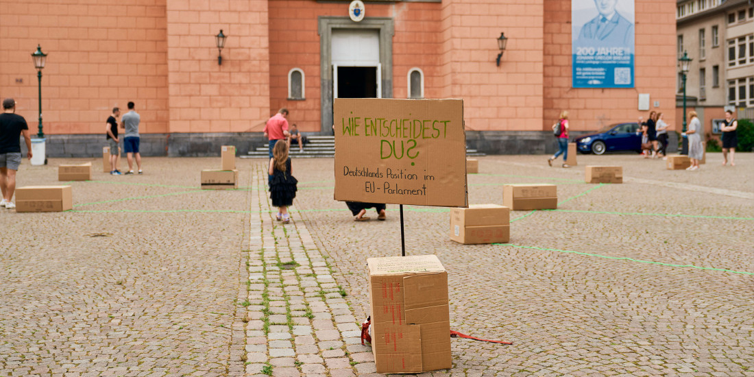 Workshop: Schere, Stein, Papier. Wall, Melt, Civilian!